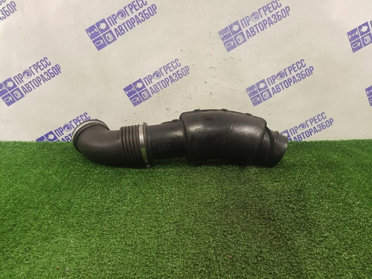 Патрубок воздушного фильтра Bmw X1 E84 2012 13717632501 КРОССОВЕР 2.0 N20B20A