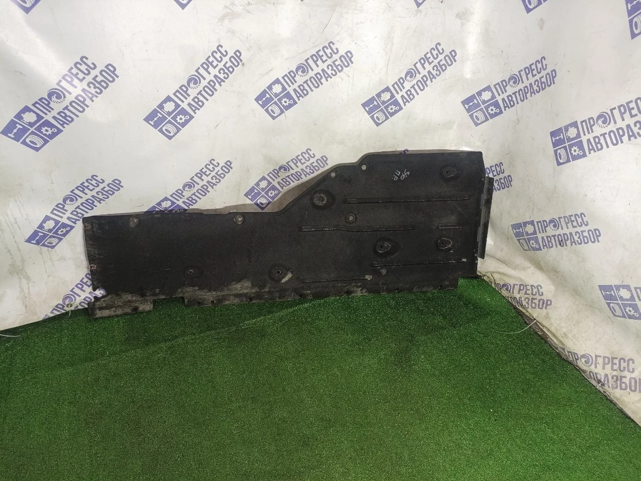Защита днища кузова Bmw X1 E84 2012 51757059392 КРОССОВЕР 2.0 N20B20A, правая