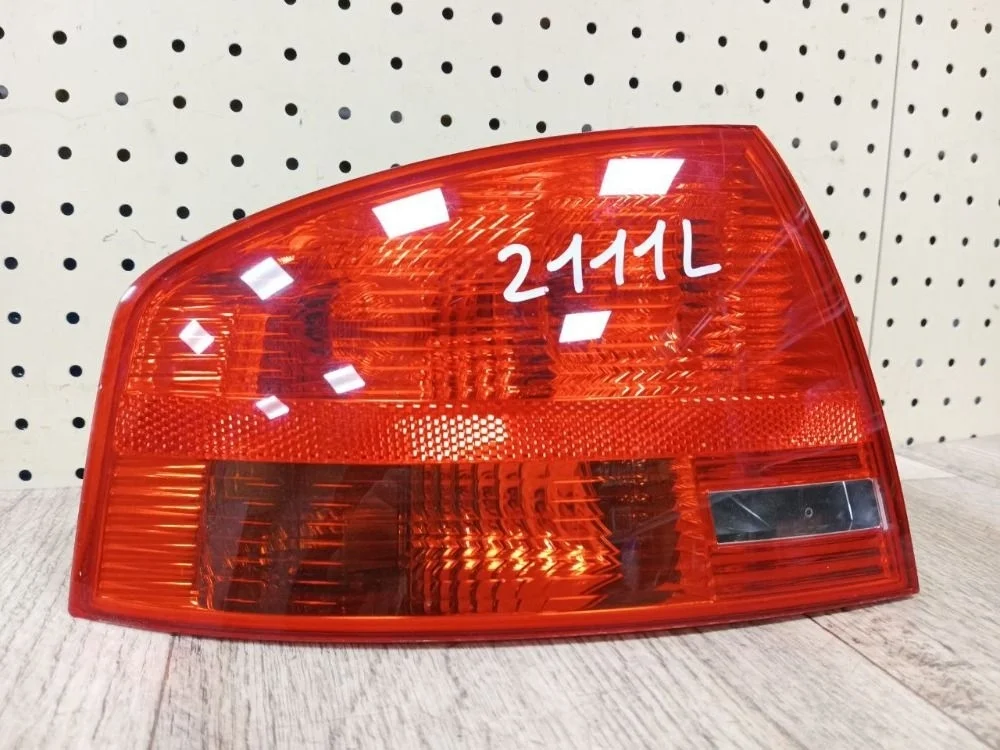 Фонарь задний левый Audi A4 B7 седан A4 B6 (2000—2006) 8E