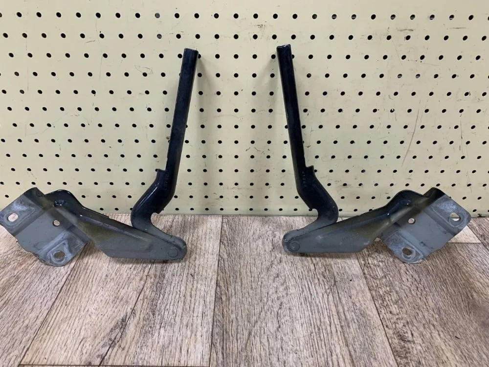 Петля капота Volkswagen Jetta VI (2010—2015) Jetta VI (2010—2015) 162