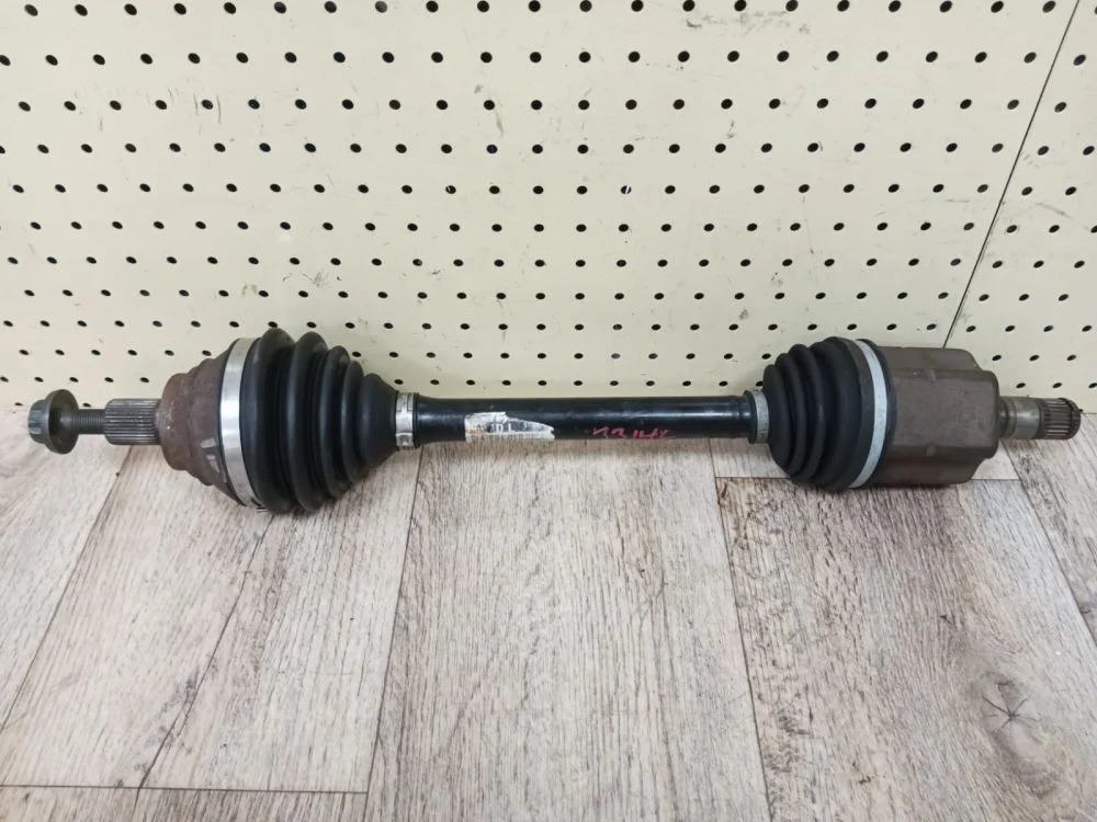 Привод передний левый Volkswagen Passat CC B6 (2008—2012) Passat CC B6 (2008—2012) 358