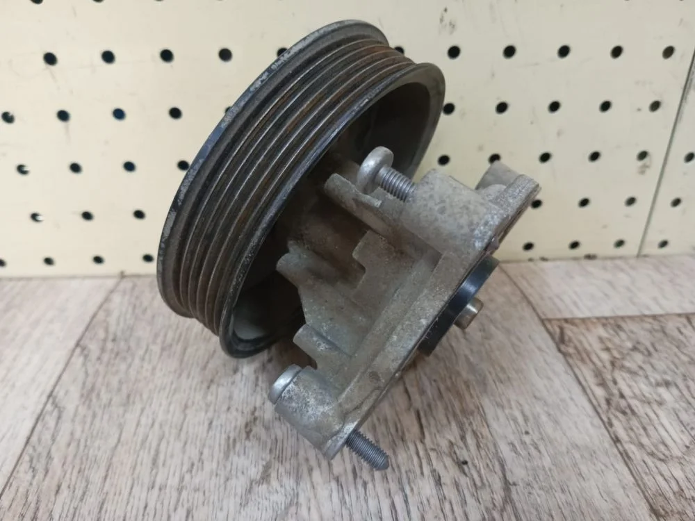 Насос водяной (помпа) Volkswagen Golf Mk6 (2008—2012) Golf Mk6 (2008—2012) 5K1