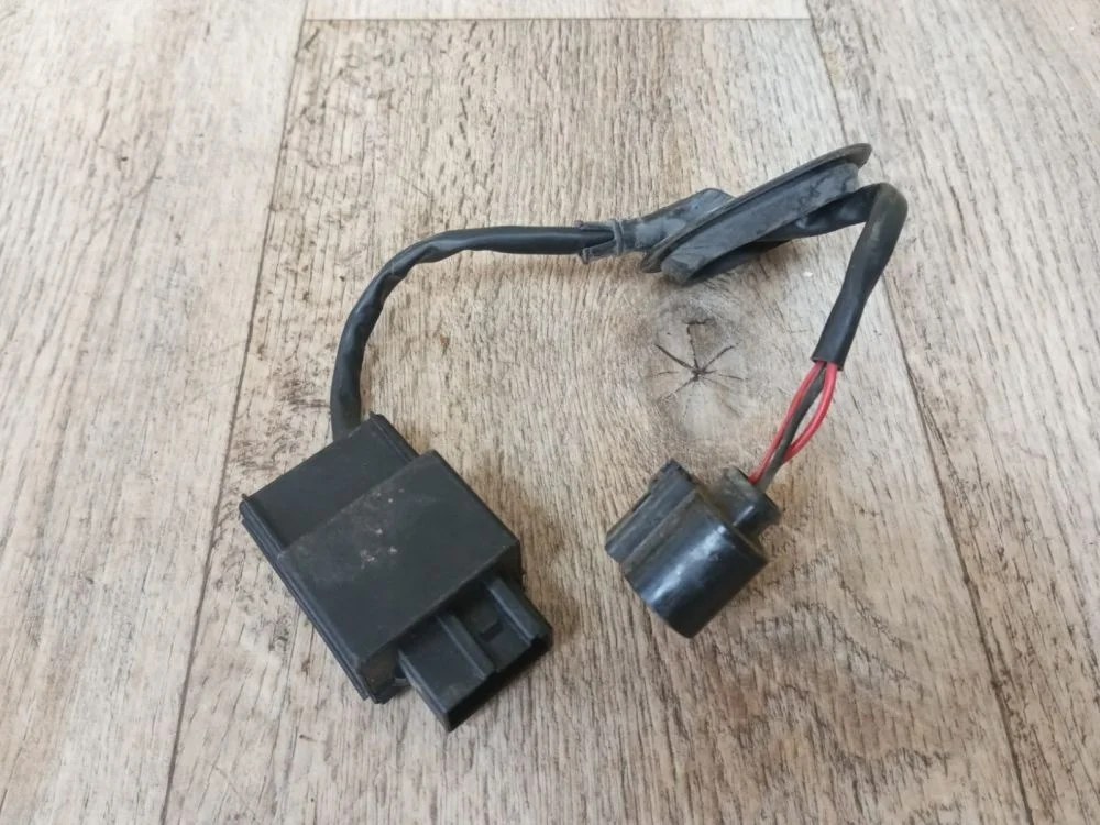 Реле электробензонасоса Volkswagen 1K0906093F Octavia II рестайлинг (2008—2013) 1Z3, 1Z5, 933, 162, 374, 3T4, 3T5, 5L7, 677, 5J7, 542, 545, 572