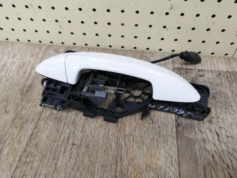 Ручка двери наружная Volkswagen Passat B7 (2010—2015) Passat B7 (2010—2015) 362, 365, 3C2, 3C5