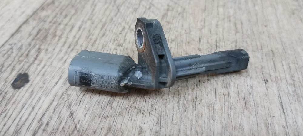 Датчик ABS задний Volkswagen Passat B7 (2010—2015) Passat B7 (2010—2015) 362, 365, A32, A33, A34, 1F8, 163, AV3, AY3, 374, 3T4, 3T5, 138, 710, 5N2, 7N1, 8UB, 8UG, 358, 1T3, 0Y7, 5L6, 5L7, 676, 677, 517, 5C1, 5C2, 5C7, 5C8