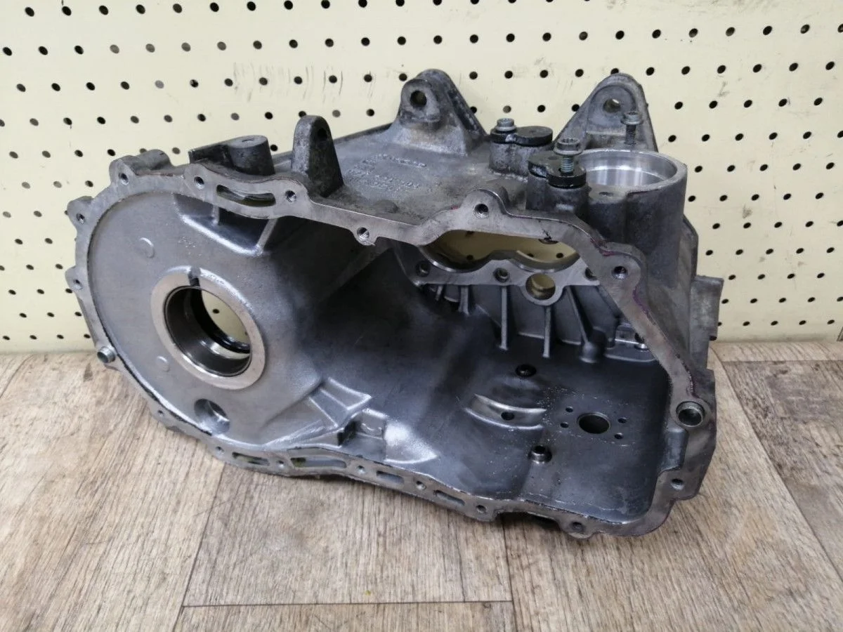 Корпус КПП Skoda Rapid I (2012—2017) Rapid I (2012—2017) 1J2, 1J6, 1K2, 1P1, 8PA, 6Y2, 6Y3, 6Y5, 1Z3, 1Z5, 933, 6L2, 6L5, 6E1, 6X1, 1J1, 1J5, 1K1, 1C1, 1Y7, 9C1, 5Z1, 9A2, 9J2, 9J4, 9J6, 9N1, 9N2, 9N3, 8PAXW, 8PAXX, 8Z0