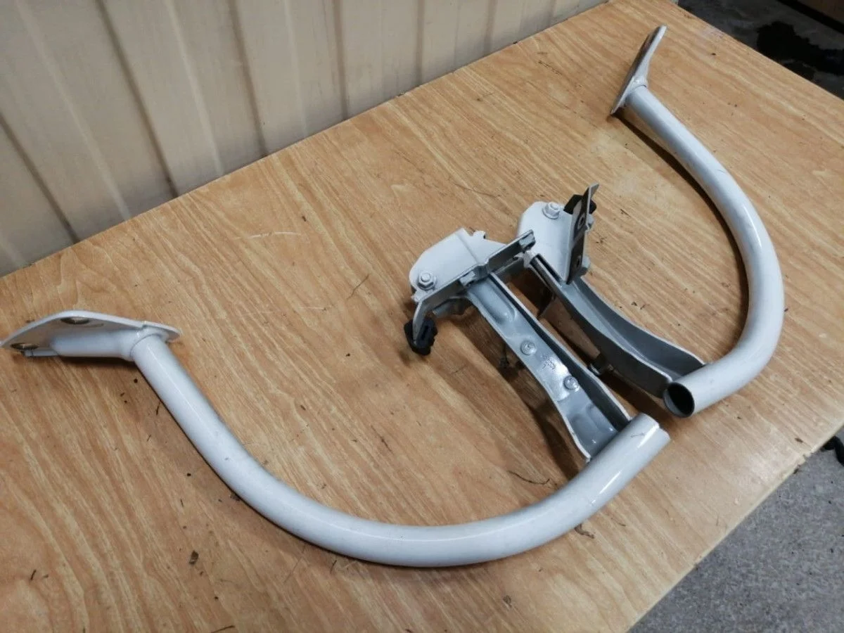 Петля крышки багажника Volkswagen Passat CC B6 (2008—2012) Passat CC B6 (2008—2012) 358