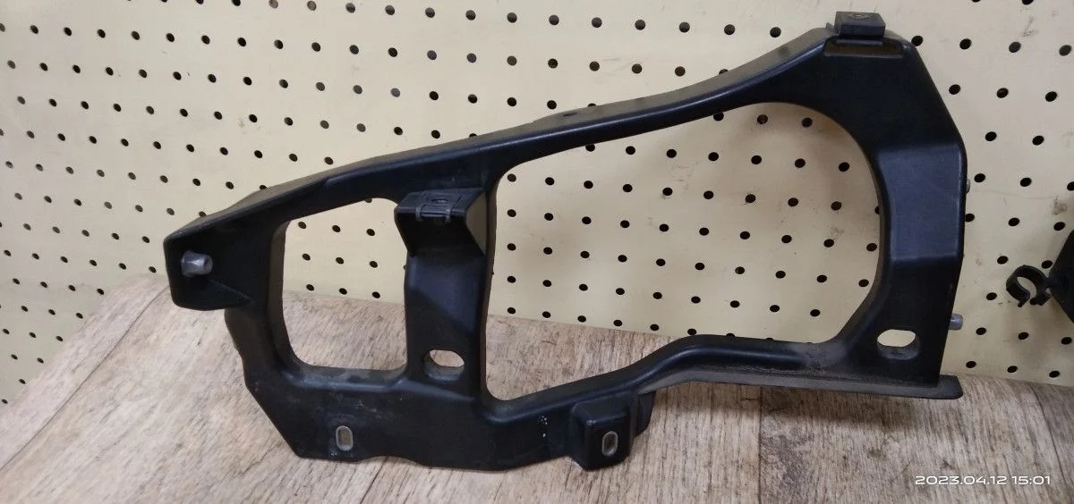 Кронштейн фары Volkswagen Touareg II (2010—2014) Touareg II (2010—2014) 7P5