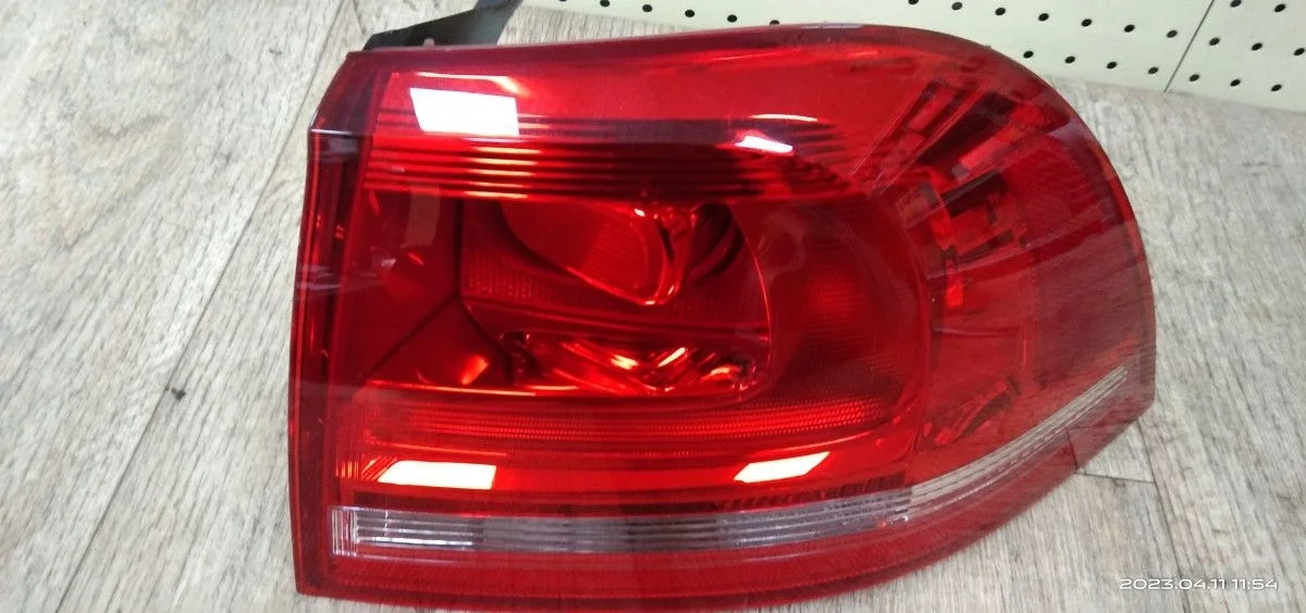 Фонарь задний наружный Volkswagen Touareg II (2010—2014) Touareg II (2010—2014) 7P5