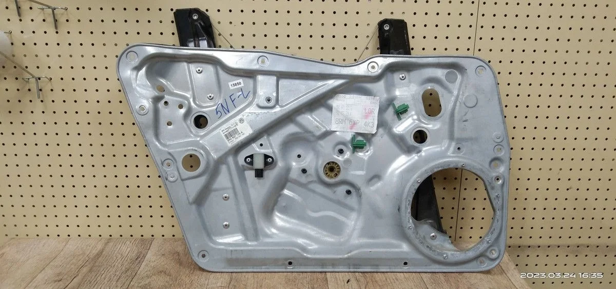 Стеклоподъемник передний без мотора Volkswagen Tiguan I (2007—2011) Tiguan I (2007—2011) 5N1, 5N2