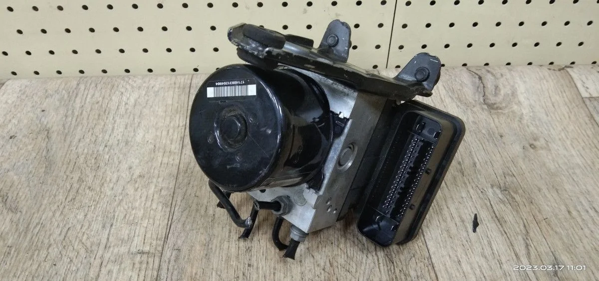 Блок ABS (насос) Volkswagen Golf Mk6 (2008—2012) Golf Mk6 (2008—2012)