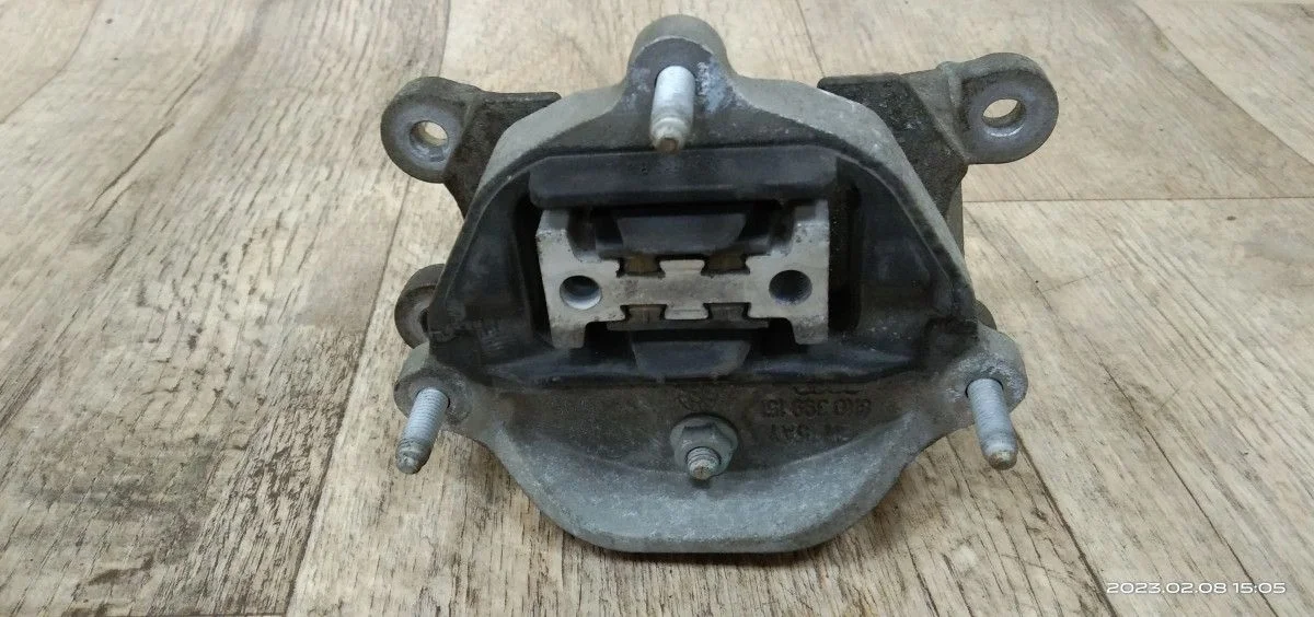 Опора КПП Audi A4 B8 (2007—2012) A4 B8 (2007—2012) 8K2
