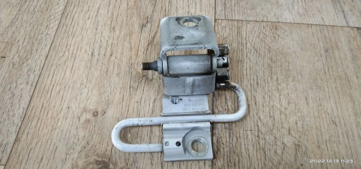 Петля двери Volkswagen Passat B7 (2010—2015) Passat B7 (2010—2015) 362, 365, 3C2, 3C5, 357