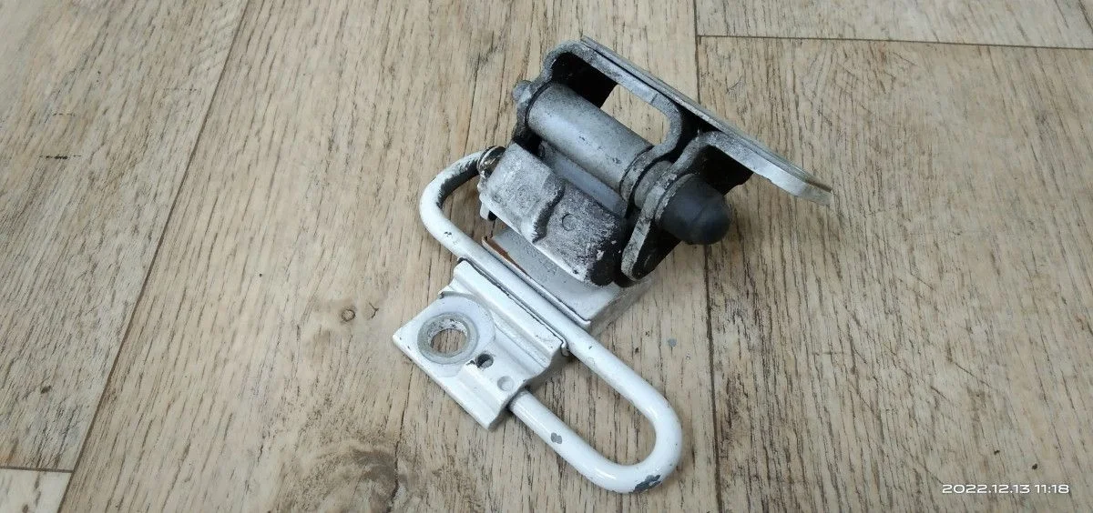Петля двери Volkswagen Passat B7 (2010—2015) Passat B7 (2010—2015) 362, 365, 3C2, 3C5, 357