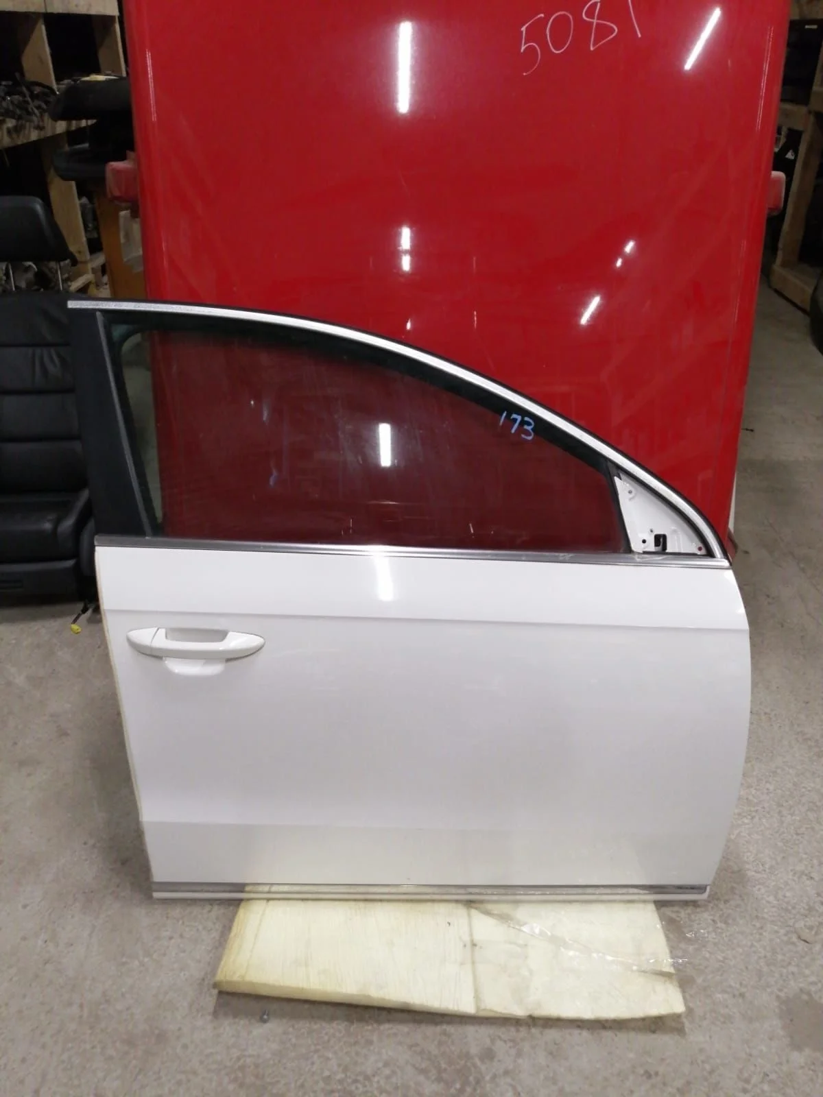 Дверь передняя Volkswagen Passat B7 (2010—2015) Passat B7 (2010—2015) 362, 365
