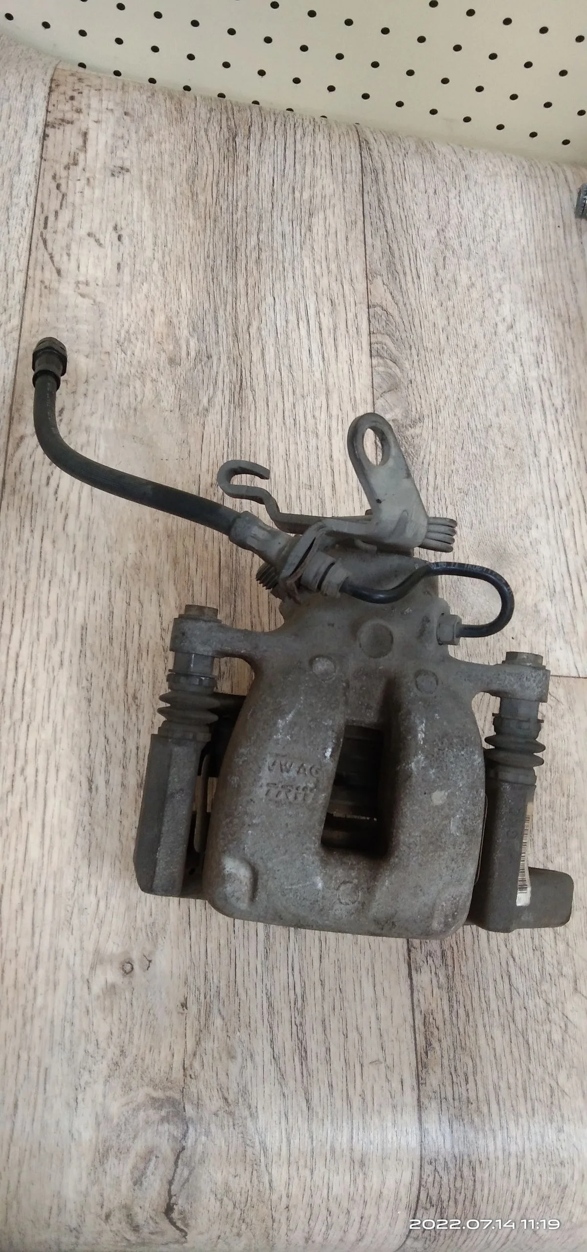 Суппорт тормозной задний Golf Mk6 Golf Mk6 (2008—2012) 5K1