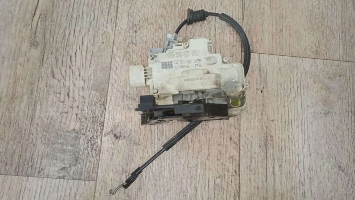 Замок двери передней Volkswagen Passat B7 (2010—2015) Passat B7 (2010—2015) 362, 365, 3C2, 3C5, 3T4, 3T5, 4LB, 4LBARA, 4LBARS, 4LBHKA, 4LBHKS, 5N1