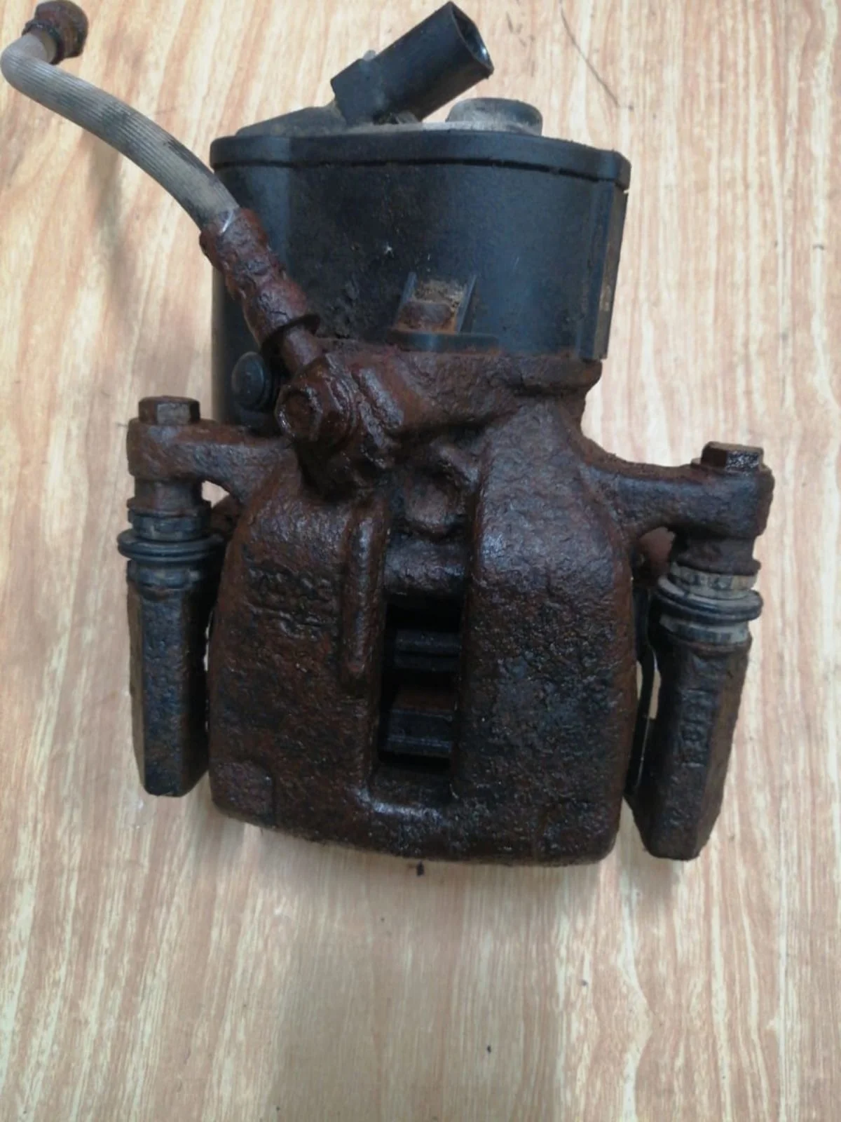 Суппорт тормозной задний Volkswagen Tiguan 5N Tiguan I (2007—2011) 362, 365, 3C2, 3C5, 357, 358, 710, 7N1, 5N1, 5N2, 8UB