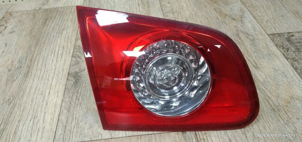Фонарь задний внутренний Volkswagen Passat B6 (2005—2010) Passat B6 (2005—2010) 3C2, 3C5