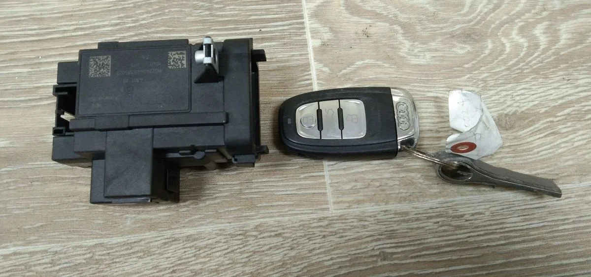 Замок зажигания для Audi Q5  8K0909131D Q5 I (2008—2012) 8RB