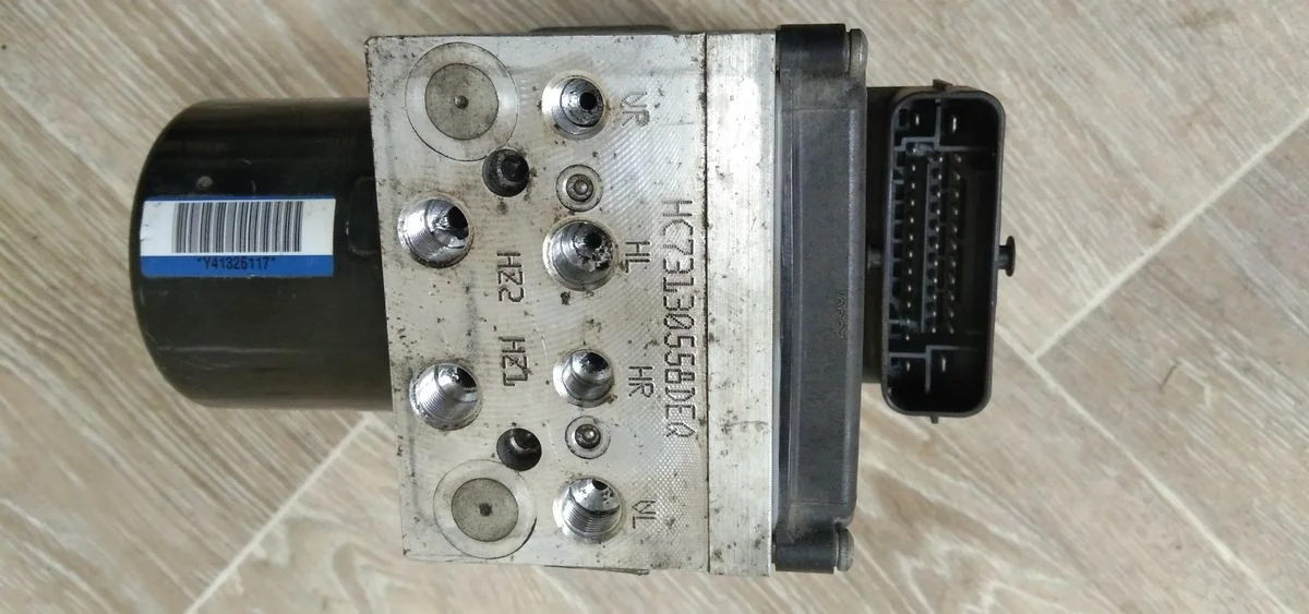 Блок ABS (насос) Volkswagen Passat B6 (2005—2010) Passat B6 (2005—2010) 3C2