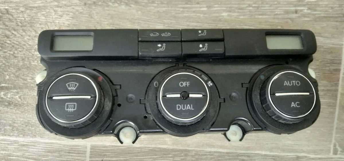 Блок управления отопителем Volkswagen Passat B6 (2005—2010) Passat B6 (2005—2010) 3C2