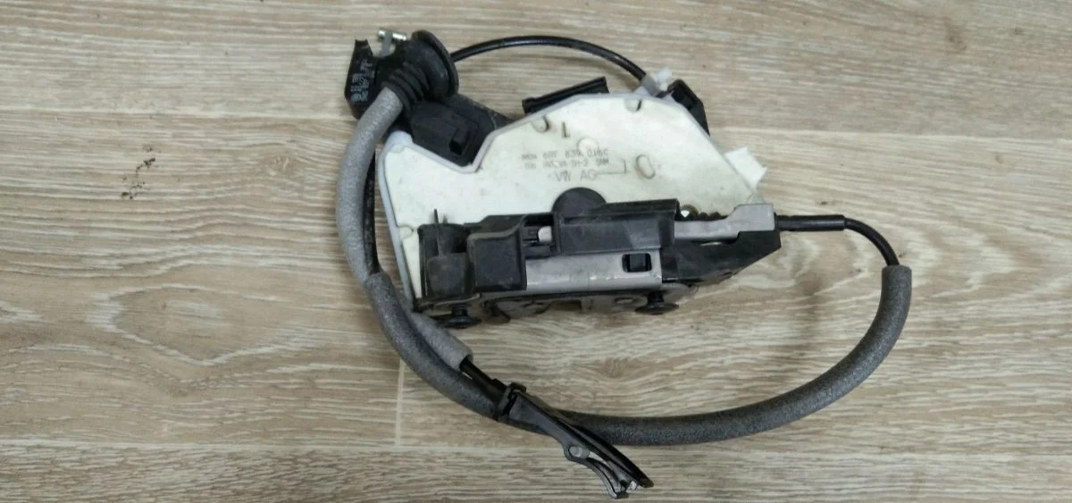Замок двери задней Volkswagen Polo V (2009—2015) Polo V (2009—2015) NA2, 162, 5L7, 677, 601, 602, 612, 6R1