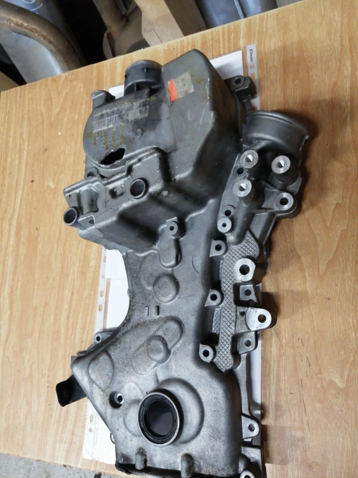 Крышка двигателя передняя Volkswagen Tiguan I (2007—2011) Tiguan I (2007—2011)
