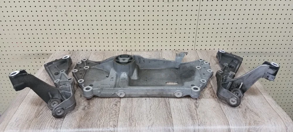 Подрамник передний VW SKODA AUDI Jetta V (2005—2011) AJ5