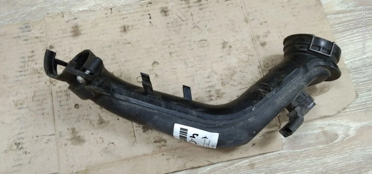 Патрубок воздушный Volkswagen Passat B7 (2010—2015) Passat B7 (2010—2015) 5P1, 5P5, 5P8, 1F7, 1F8, 1P1, 163, AV2, AV3, 3T4, 3T5, 521, 138, 8P1, 8PA, KG3, 1Z3, 1Z5, 933, NH1, NH3, AJ5, 5L6, 5L7, 676, 677, 8X1, 8XA, 8P7, 8PAXW, 8PAXX