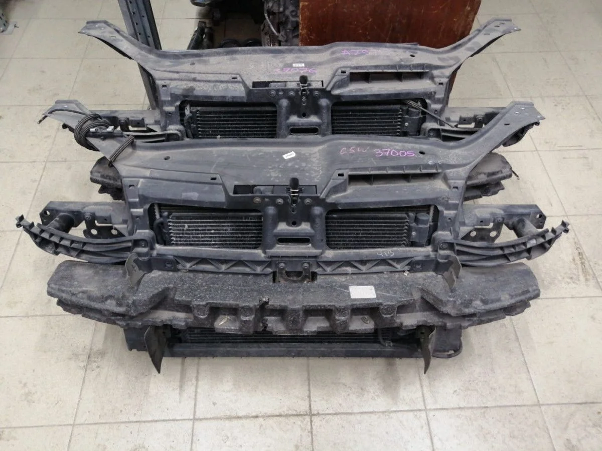 Рамка радиатора Volkswagen Golf Mk5 (2003—2009) Golf Mk5 (2003—2009) 1K1