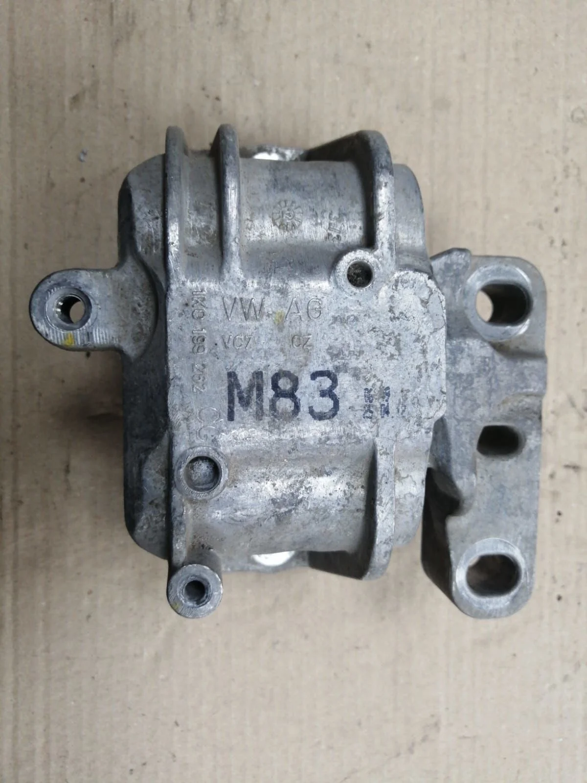 Опора двигателя Volkswagen Jetta VI (2010—2015) Jetta VI (2010—2015)