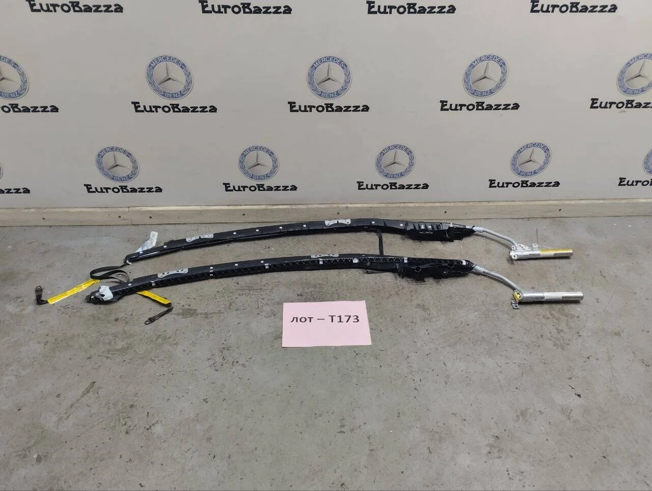 Шторка безопасности боковая Mercedes W203