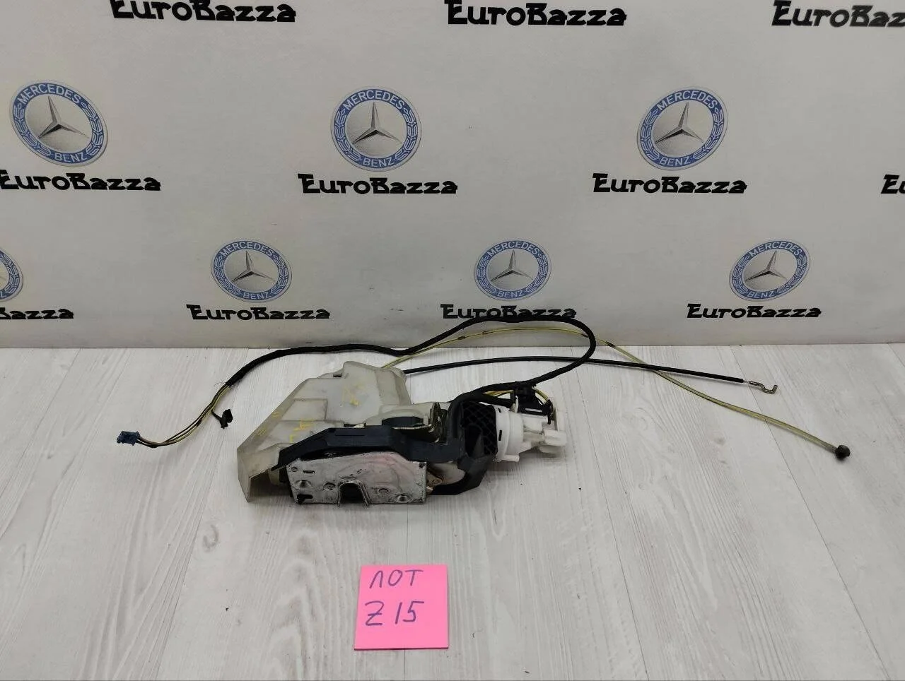 Замок двери задний правый Mercedes W220