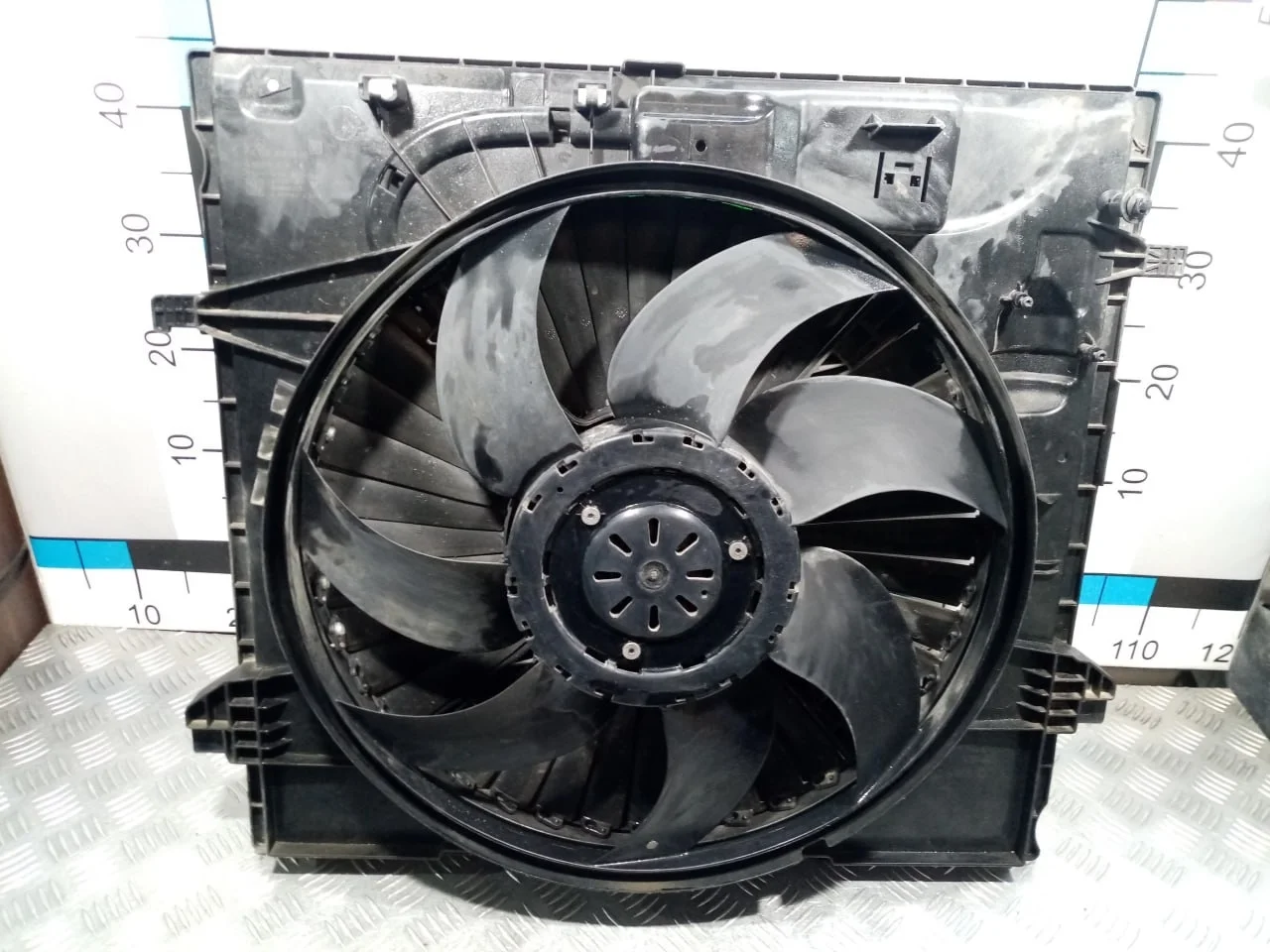 [Б/У] Вентилятор радиатора 600W [Код: 00582404 ]