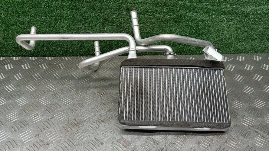 радиатор печки Bmw N52B30,N47D20C,N52K E60 Bmw 5-Series N52B30,N47D20C,N52K E60 64116933922