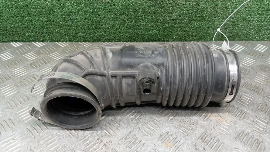 патрубок воздушного фильтра Cadillac LLT ,CTS 2 Cadillac Cts 2 LLT ,CTS 2 15236428
