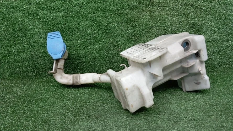бачок стеклоомывателя Volkswagen CFF,CAYC,CPRA 162,A32,JE,B7 Volkswagen Passat,Jetta CFF,CAYC,CPRA 162,A32,JE,B7 5C6955453S,5C6955453Q,5C6955453R