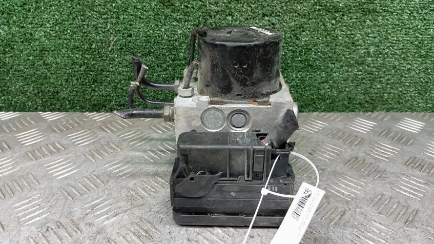 блок abs Volvo D5244T4,D5244T10 AS71,AS70 Volvo S80 D5244T4,D5244T10 AS71,AS70 30761116,31261143,31329140,31400545,30681619,31261142,8G9N2C405AC