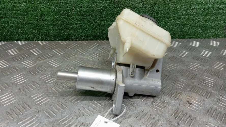 цилиндр тормозной главный Audi CAEB,CAEA,CTBA,CEUA 8K2,4H,4H2 Audi A4,A8 CAEB,CAEA,CTBA,CEUA 8K2,4H,4H2 8K0611021B,4H0611021