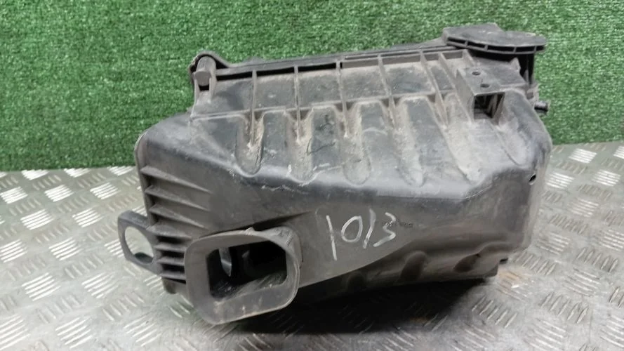 корпус воздушного фильтра Audi BPG 8EC Audi A4 BPG 8EC 03G133837