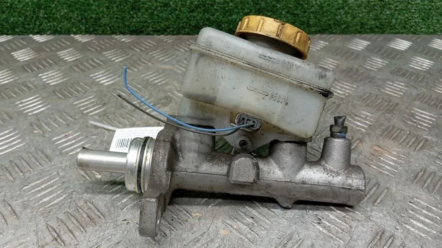 главный тормозной цилиндр Subaru EJ253 SH6 Subaru Forester EJ253 SH6 26401AG030,26401AG031