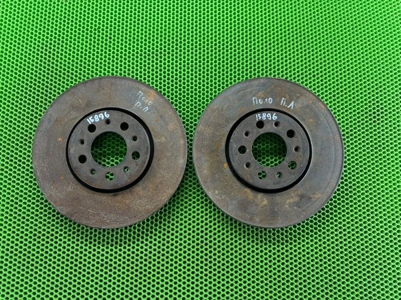 Диск тормозной Volkswagen Polo 5 6R0615301, передний