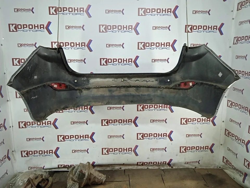 Бампер задний Б/У потертости царапинки