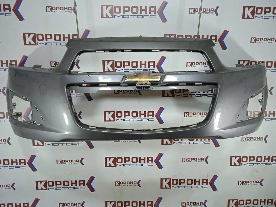 Накладка переднего бампера Б/У трещины царапины