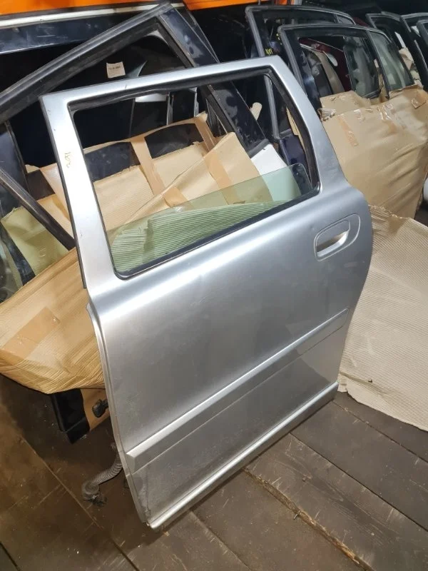 Дверь Volvo v70 2005 SZ