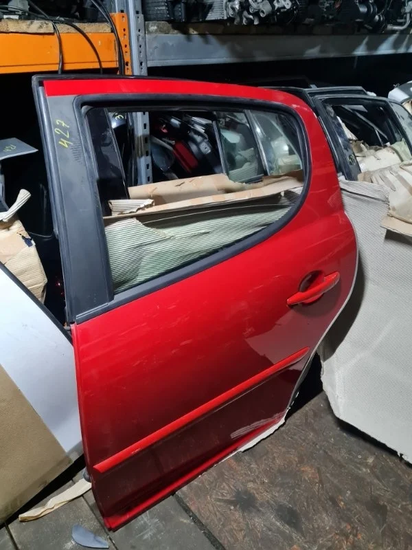 Дверь Peugeot 207 2007 хечбек