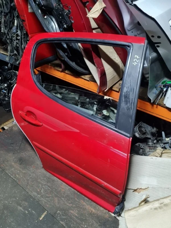 Дверь Peugeot 207 2007 хечбек