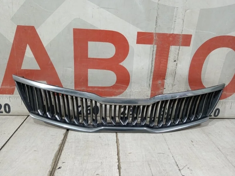 Решетка радиатора передняя Kia Optima 4 JF