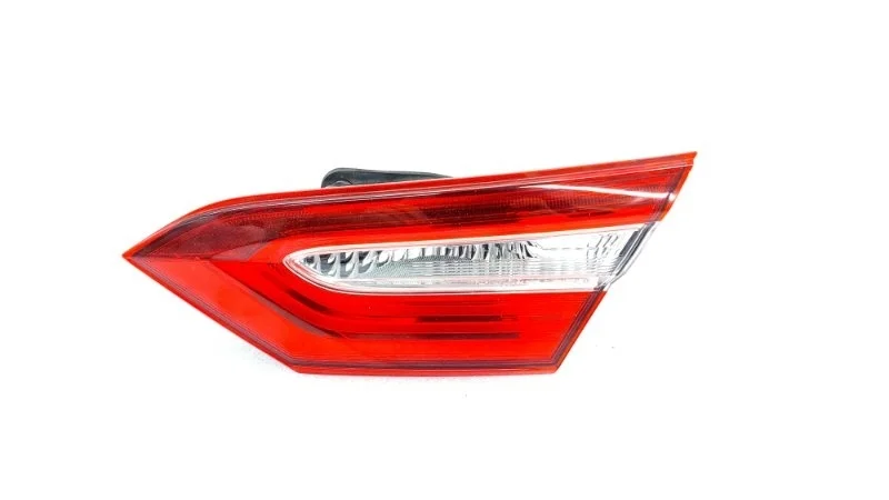 Фонарь Toyota Camry 2021 70